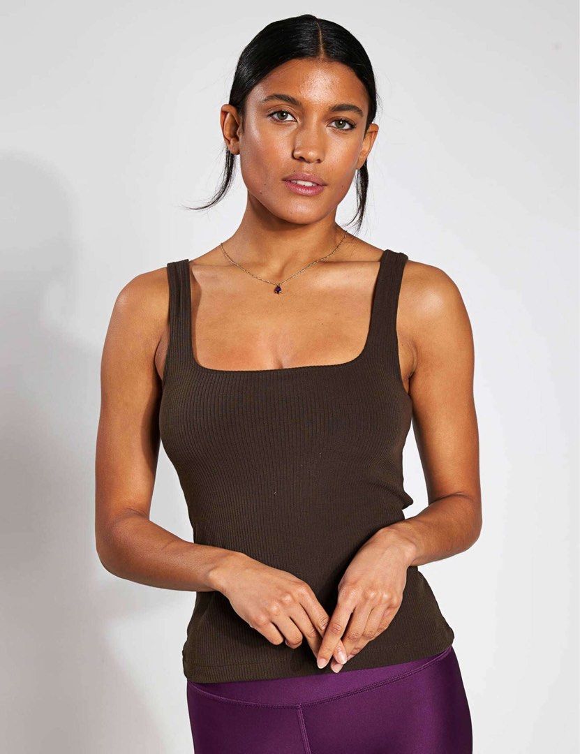 Alo Yoga Padded Ribbed Tank (Category: Sleeveless) located in Singapore. Submitted by fundvan (Listing ID 1442317873, Image 1). Description: Colour: Espresso brown Flattering square neckline Padded.