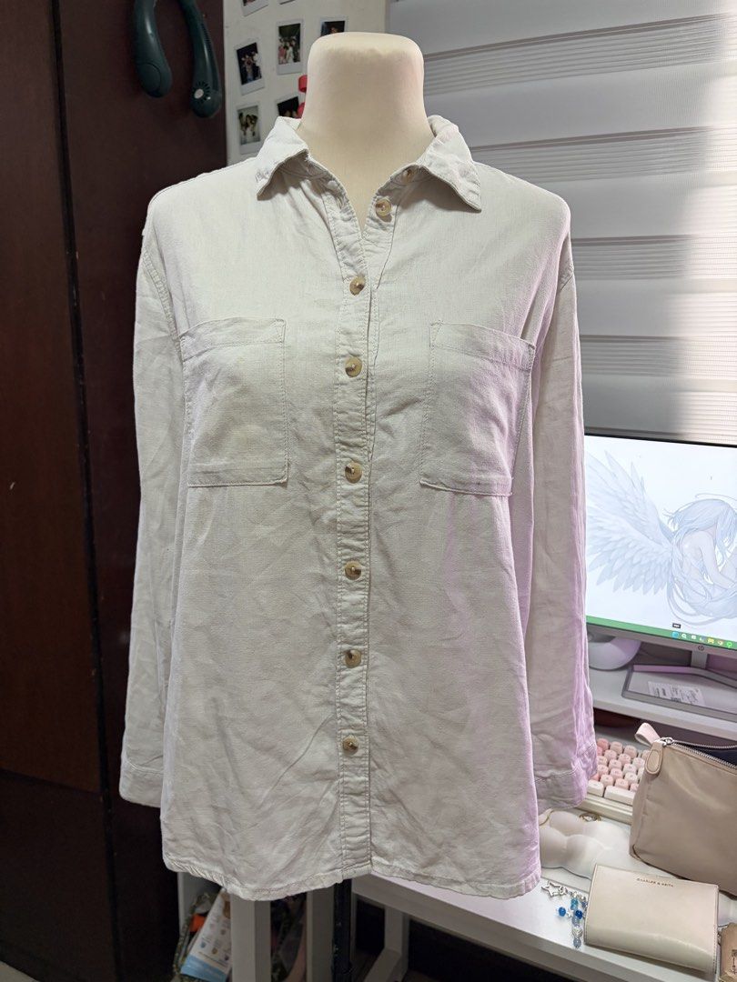 Anko Linen Button Down Long Sleeves (Category: Longsleeves) located in Bambang. Submitted by gigisells_ (Listing ID 1442281893, Image 2). Description: can fit up to Large.
