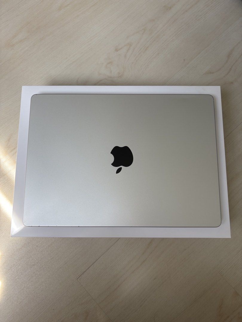 Apple MacBook Pro 14 Inch Silver Model A2992474759092681451521