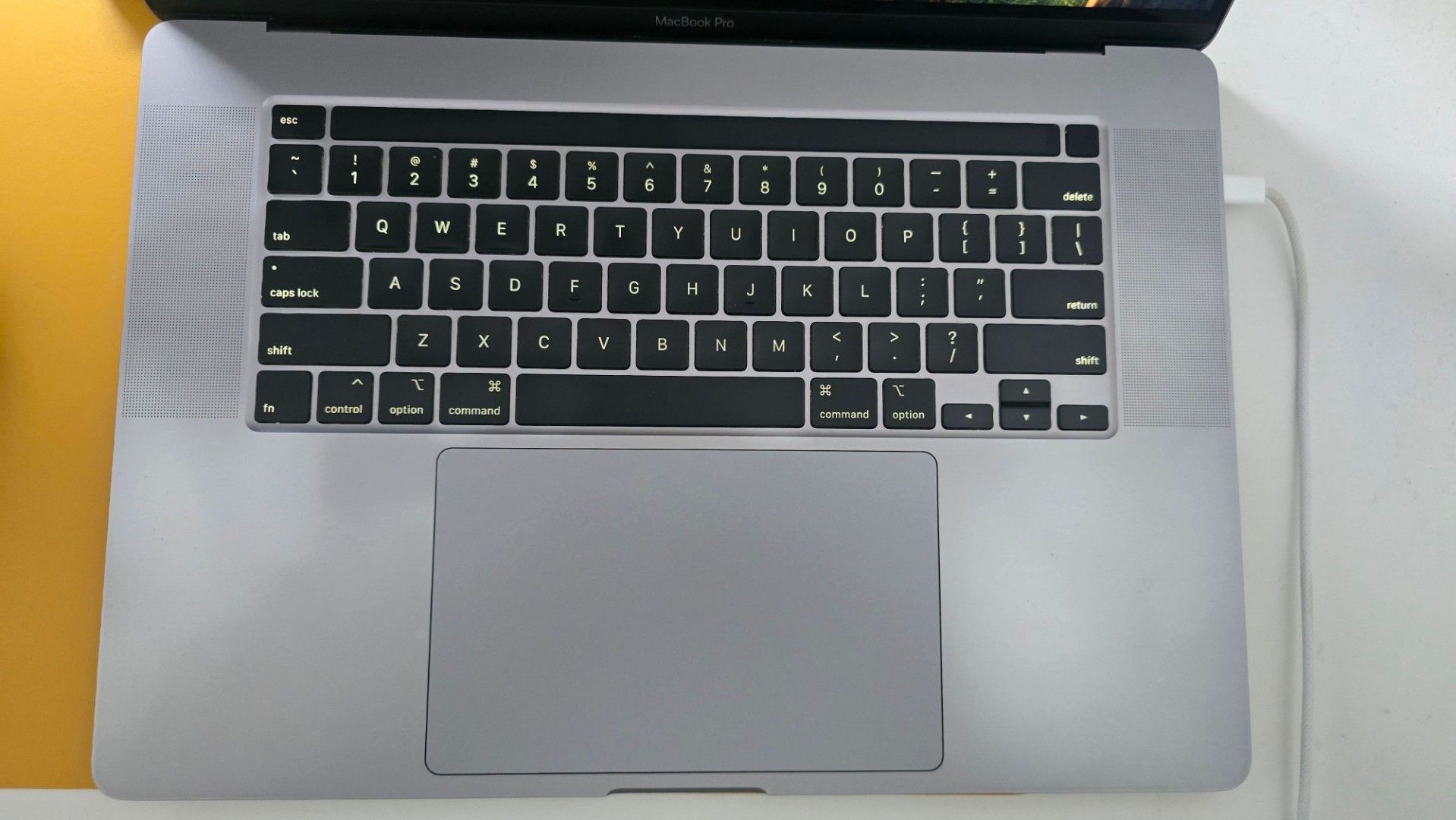Apple MacBook Pro 16-inch (2019)474638507773808641