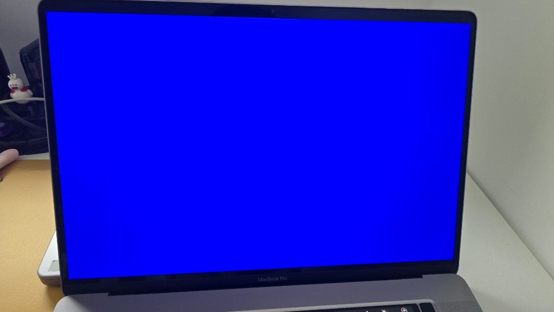 Apple MacBook Pro 16-inch (2019)474638507773808646