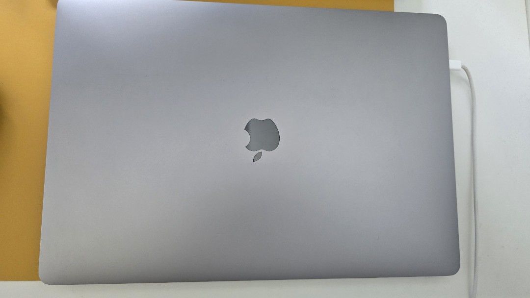 Apple MacBook Pro 16-inch (2019)474638507773808648