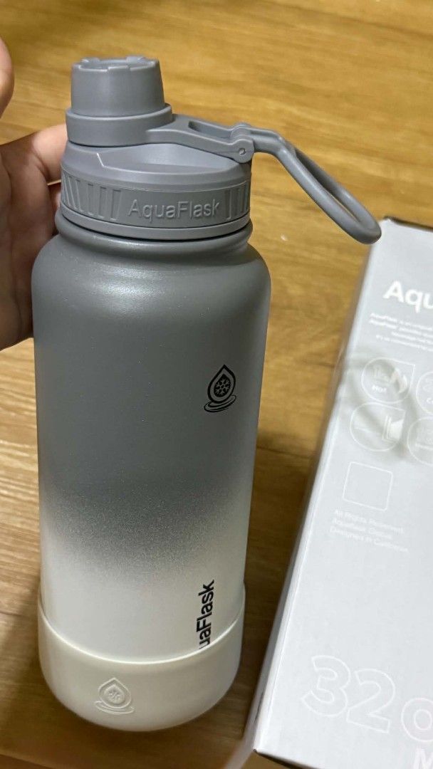 AquaFlask 32oz Mist Water Bottle (Category: Water Bottles & Tumblers) located in Manila. Submitted by phoebecali (Listing ID 1442323756, Image 2). Description: - AquaFlask 32oz Water Bottle - Color: Mist - Keeps drinks cold or hot for hours - Stylish matte finish - Convenient carrying loop on lid - Protective sleeve on the base - Comes with original box Taguig area 0917-240-46-48 MOP: GCASH/ BDO / METROBANK / BPI.