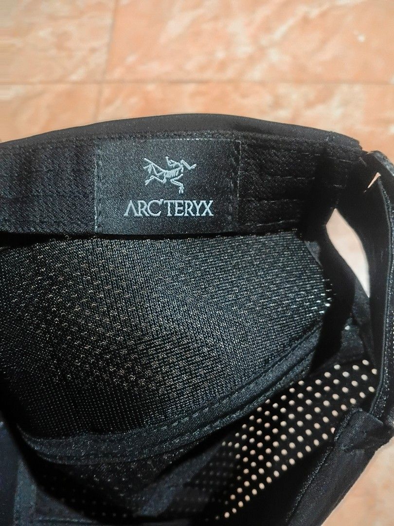 Arcteryx 5 panel cap (Category: Cap & Hats) located in Parit Raja. Submitted by zephyre_store (Listing ID 1442325723, Image 3). Description: adjustable strap back soft material air cool ventilation free shipping sm.