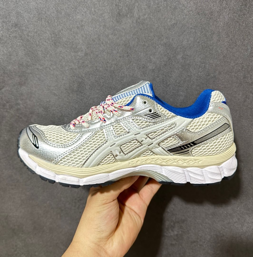 ASICS × KITH GEL-KAYANO 12.1 (New York) Silver / Orange / Royal Blue (Category: Sneakers) located in Singapore. Submitted by matucapogu28406 (Listing ID 1442247686, Image 3). Description: ✔️ EU 36–47 ✔️ Brand new & 100% genuine ✔️ Cash on delivery — $0 deposit, free shipping ✔️ Fast delivery in 5–7 working days ✔️ Comes with shoebox + hang tag 💬 Other styles? PM me anytime!.