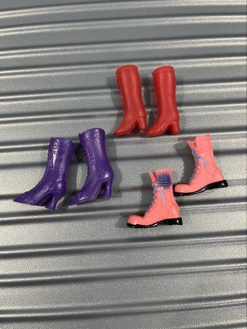Barbie accessories boots doll (Category: Kids Toys) located in Sorsogon. Submitted by honnie_gonlie (Listing ID 1442294839, Image 1). Description: Barbie accessories by mattel well used Payment: BDO/BPI/GCASH/MAYA Shipping: LBC/JRS/J&T.