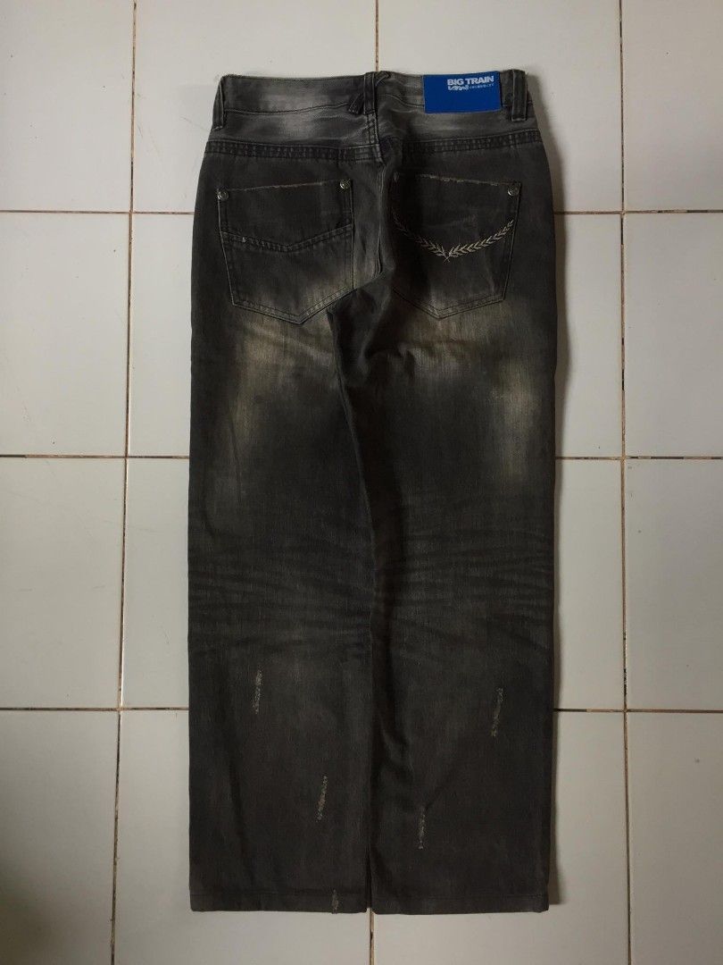 Big train 8 ball Jeans (Category: Jeans) located in Quezon City. Submitted by hook_n_wear (Listing ID 1442198722, Image 2). Description: [BIG TRAIN]8 BALL JEANS • /DIMES/SIZE/ [Waist]-l 30 [Length]-l 39 [thigh]-l 12 [Hem]-l 8 •No issue •Hard •Heavy •Brand new condi •Good for psg •Need re-wash •For daily uses GOOD QUALITY/GOOD CONDITION.
