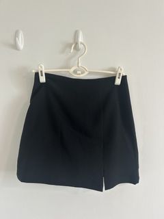 Sculptor Peekaboo Lowrise Skort Pinstripe (Navy Blue), Women's