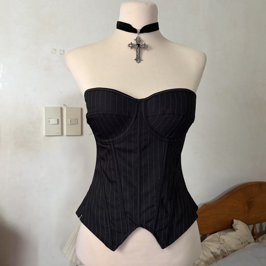 Black Pinstripe Bustier Boned Corset Top (Category: Sleeveless) located in Bambang. Submitted by gigisells_ (Listing ID 1442281079, Image 1). Description: size Small bought for 800+ rfs: wrong size with side zipper for easy wear structured with boning.