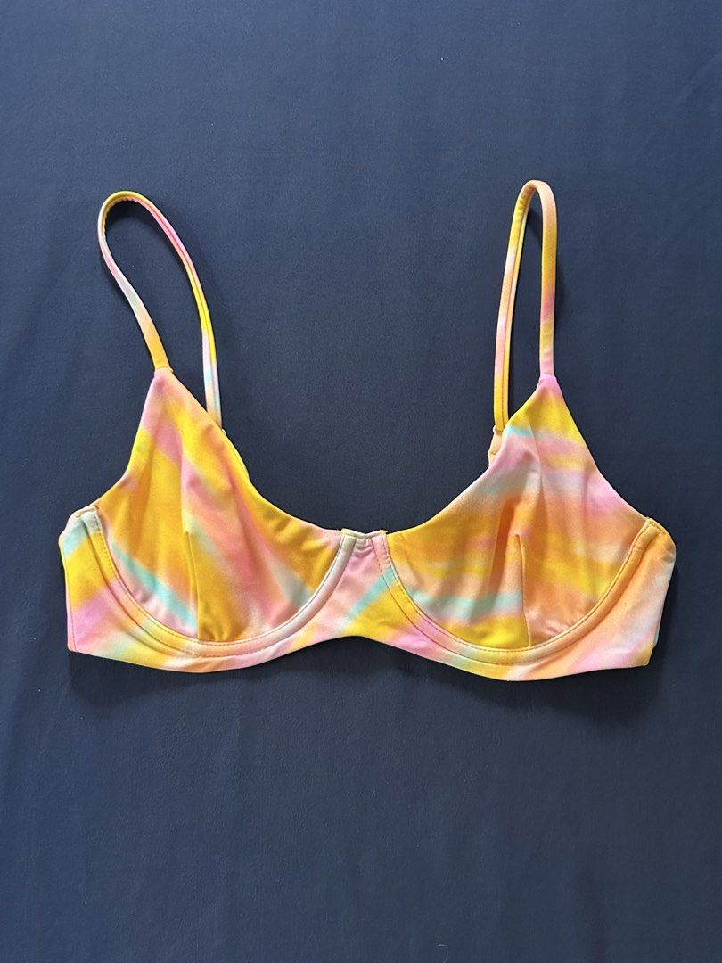 Blackbough Swim Set (discontinued designs) (Category: Bikinis & Swimsuits) located in Antipolo. Submitted by thegoodgoods784 (Listing ID 1442184316, Image 3). Description: Tops - Small Bottoms - Medium Set - ₽2,000 Per piece - ₽1,250 Never used, brand new Bought in Blackbough garage sale in Makati before Slightly negotiable Rfs: need funds Delivery: Lalamove/LBC/Gogo Express Shipping c/o buyer.