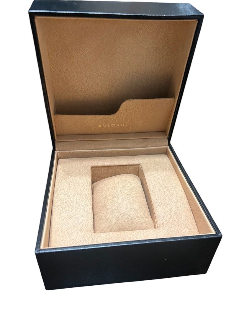 Bvlgari watch box hardbound (Category: Luxury Watches) located in Manila. Submitted by murafinds26 (Listing ID 1442173553, Image 2). Description: Guaranteed authentic .