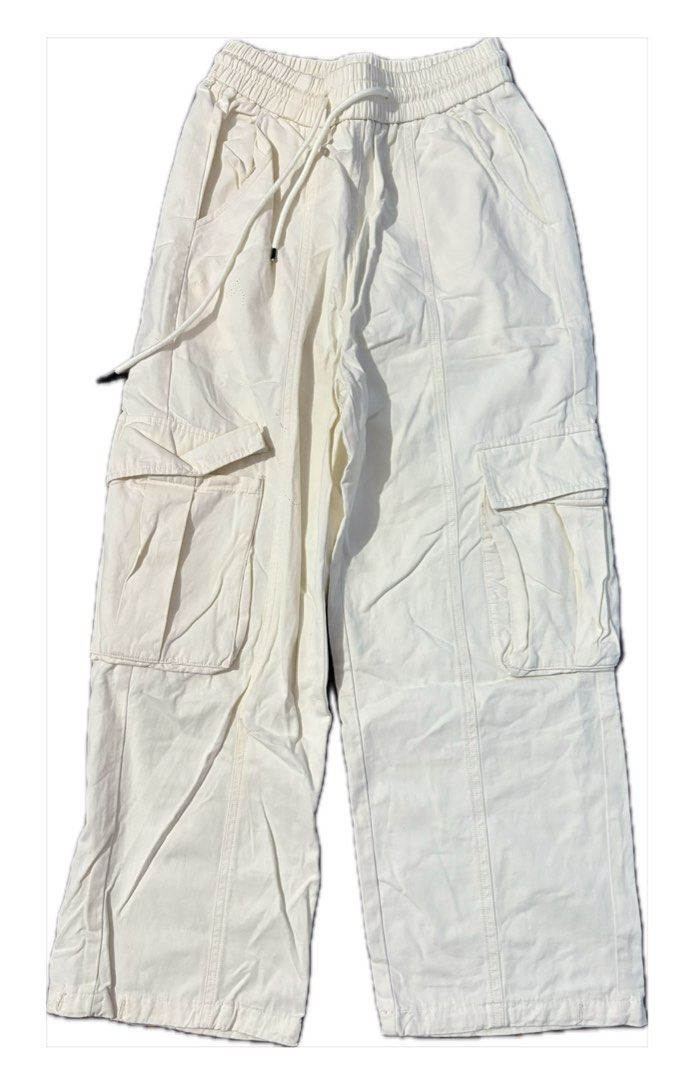 cargo pants (Category: Other Bottoms) located in Pasig City. Submitted by rmets (Listing ID 1432294106, Image 1). Description: rfs: decluttering L - 34-35".