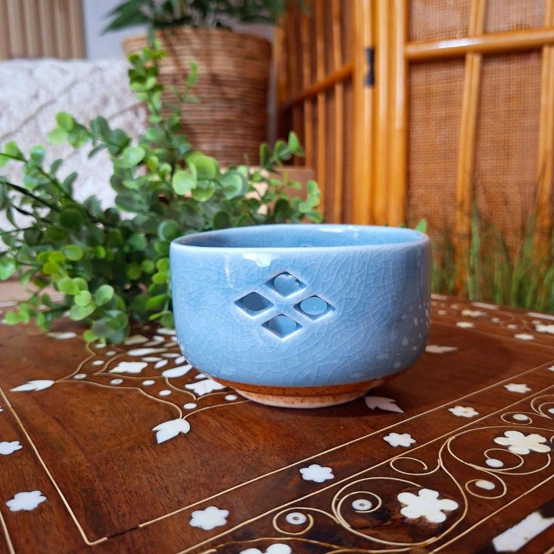 Celadon openwork small bowl crackled glaze cutout (Category: Dinnerware & Cutlery) located in Dasmarinas. Submitted by millennialmeetsvintage (Listing ID 1442264401, Image 2). Description: H 6 x D 10 cm 3pcs available last price posted, no haggling 🙅🏻‍♀️ 🌍ships from DASMA, CAVITE 🚚 shipping via Lalamove only ❌no reservations, first-to-pay basis ❌no physical store, no walk-ins ❌no COD transactions.