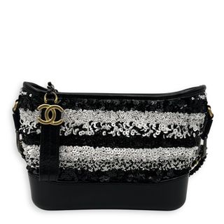 (Category: ) located in . Submitted by carousellluxury (Listing ID 1383757507, Image 1). Description: .