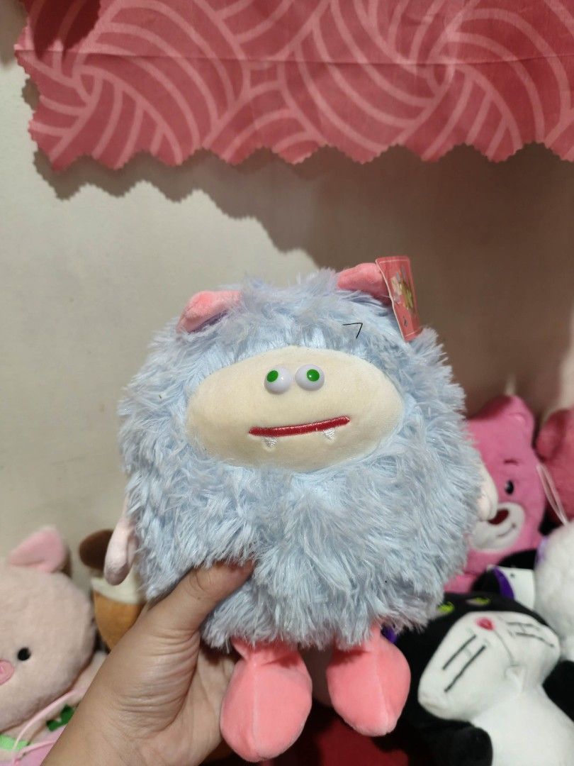 CLAW MACHINE PLUSHIES (Category: Plushies & Soft Toys) located in Quezon City. Submitted by aya.encl (Listing ID 1442196134, Image 3). Description: Take all! Claw machine plushies 👾🧸 Need Funds for my graduation 🎓💞 Please do pm me for negotiation. Thank you.