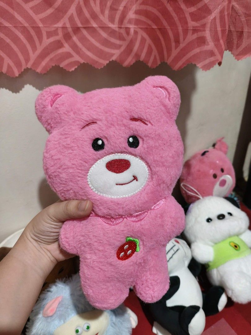 CLAW MACHINE PLUSHIES (Category: Plushies & Soft Toys) located in Quezon City. Submitted by aya.encl (Listing ID 1442196134, Image 2). Description: Take all! Claw machine plushies 👾🧸 Need Funds for my graduation 🎓💞 Please do pm me for negotiation. Thank you.