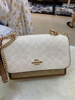 (Category: ) located in . Submitted by janillthrifted (Listing ID 1442186169, Image 1). Description: .