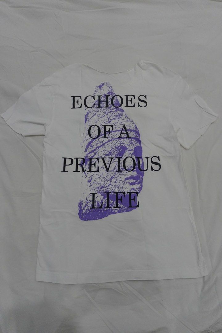 Cotton On White Shirt with Back Print (Category: Shirts) located in Manila. Submitted by kyoshi_surf (Listing ID 1442261714, Image 2). Description: Classic white graphic t-shirt Neck Line Cut.