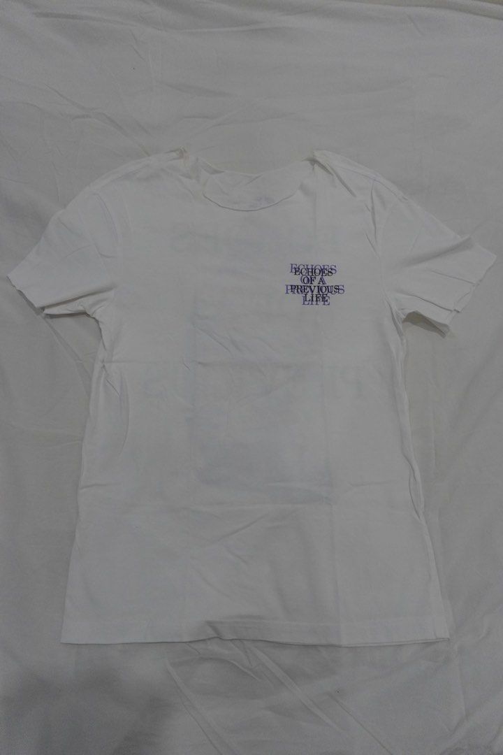 Cotton On White Shirt with Back Print (Category: Shirts) located in Manila. Submitted by kyoshi_surf (Listing ID 1442261714, Image 1). Description: Classic white graphic t-shirt Neck Line Cut.