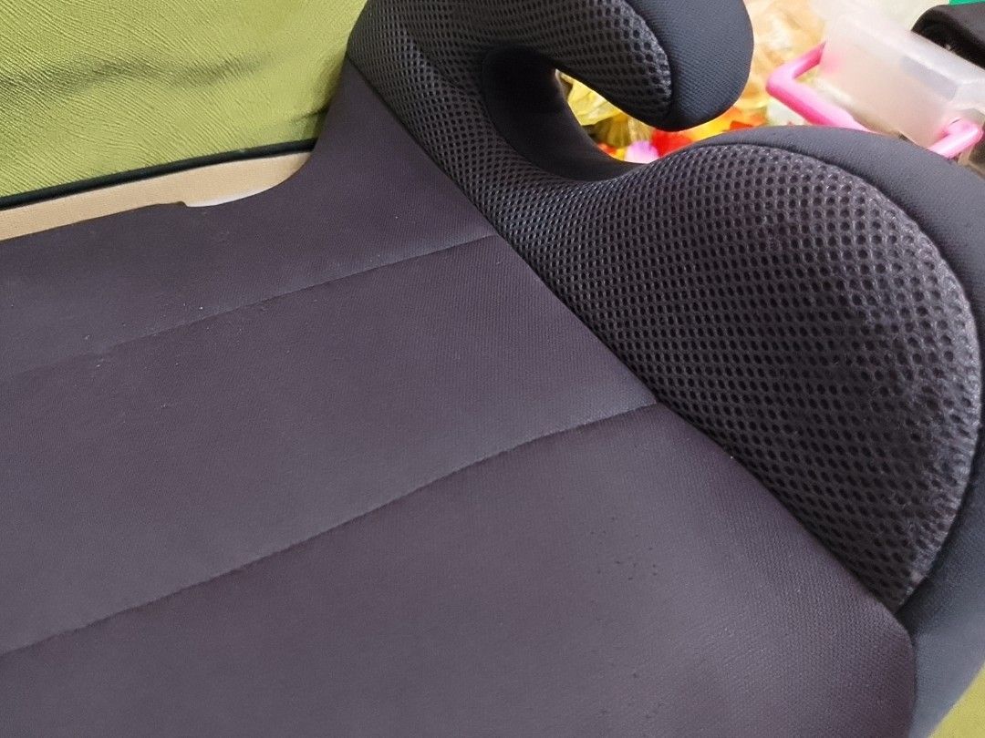 Daiichi Booster Car Seat (Category: Car Seats) located in Pasig City. Submitted by sweetchinchin15 (Listing ID 1442337185, Image 3). Description: - Daiichi booster car seat - Dark grey fabric with mesh accents - Padded armrests for comfort - Provides extra height for proper seatbelt positioning - Easy to install in most vehicles - Ideal for older children.