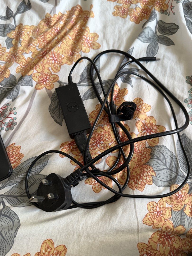Dell Laptop with Charger474781121879756801