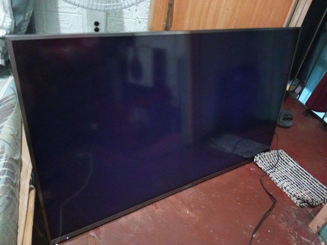 Defective Devant Smart TV 50UHV300 (Category: TV) located in Quezon City. Submitted by skeptron22 (Listing ID 1442191222, Image 1). Description: - Devant 50inch Smart TV - Model: 50UHV300 - Inputs: HDMI, AV - Power: 100-240 Volts, 50/60Hz, 145 Watts Sell a Defective buy at you own risk Unit has audio but no video once na napalitan yung t-con nya non kaso nasira din tcon nya ulit pati right ribbon cable nya defective din kayo nalang bumili ng tcon