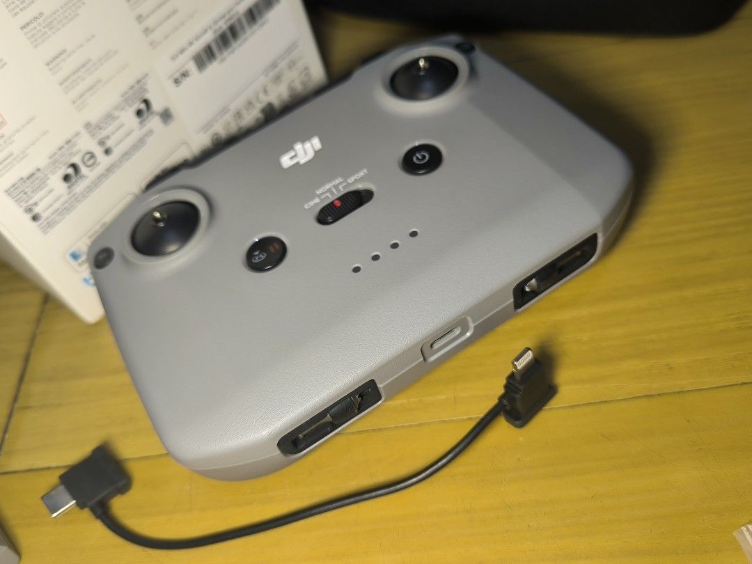 DJI Mini 4K Drone (Category: Drones) located in Manila. Submitted by mysticcloud_4d9351 (Listing ID 1442178292, Image 3). Description: Camera: 4K video at 30fps with a 3-axis gimbal. Transmission: Up to 10km FHD Video Transmission (O2). Flight Time: Up to 30 minutes INCLUSIONS: ☑️ Remote Controller ☑️ Flight Battery ☑️ Spare Propellers ☑️ Screwdriver ☑️ Data Cable ☑️ DJI Shoulder Bag RFS: Used only once. Tinest lang kaso di talaga marunong palipa