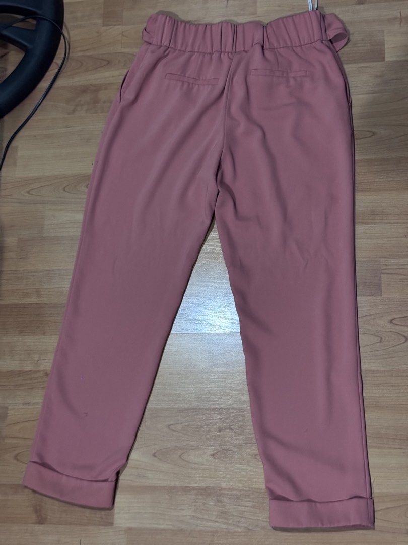 Dorothy Perkins pink trousers (Category: Other Bottoms) located in Quezon City. Submitted by saaamc (Listing ID 1442319100, Image 3). Description: Dorothy Perkins pink trousers Size S PHP400 RFS closet cleanup.
