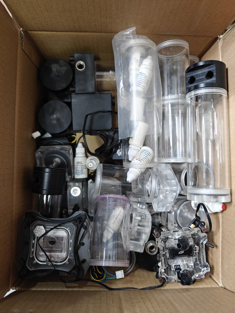 EKWB Watercooling components Custom PC474537734765301762