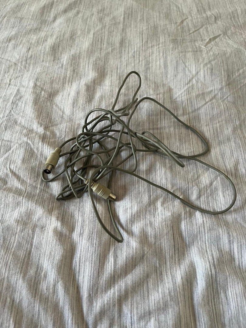 FREE Assorted Cables474770089360107523