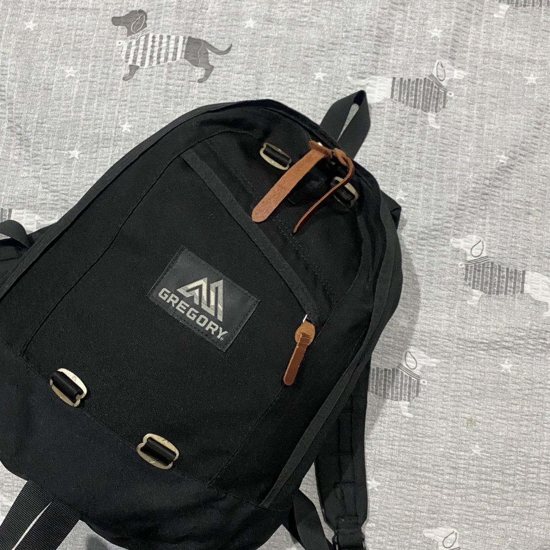 Gregory Daypack (Category: Backpacks) located in Antipolo. Submitted by bentakahitanoano (Listing ID 1442232591, Image 3). Description: Selling a classic Gregory backpack in versatile black. This model inherits the DNA of Gregory’s legendary daypacks but features a scaled-down, compact design that is perfect for daily commutes, school, or light outdoor use. Still in good shape No flaws.
