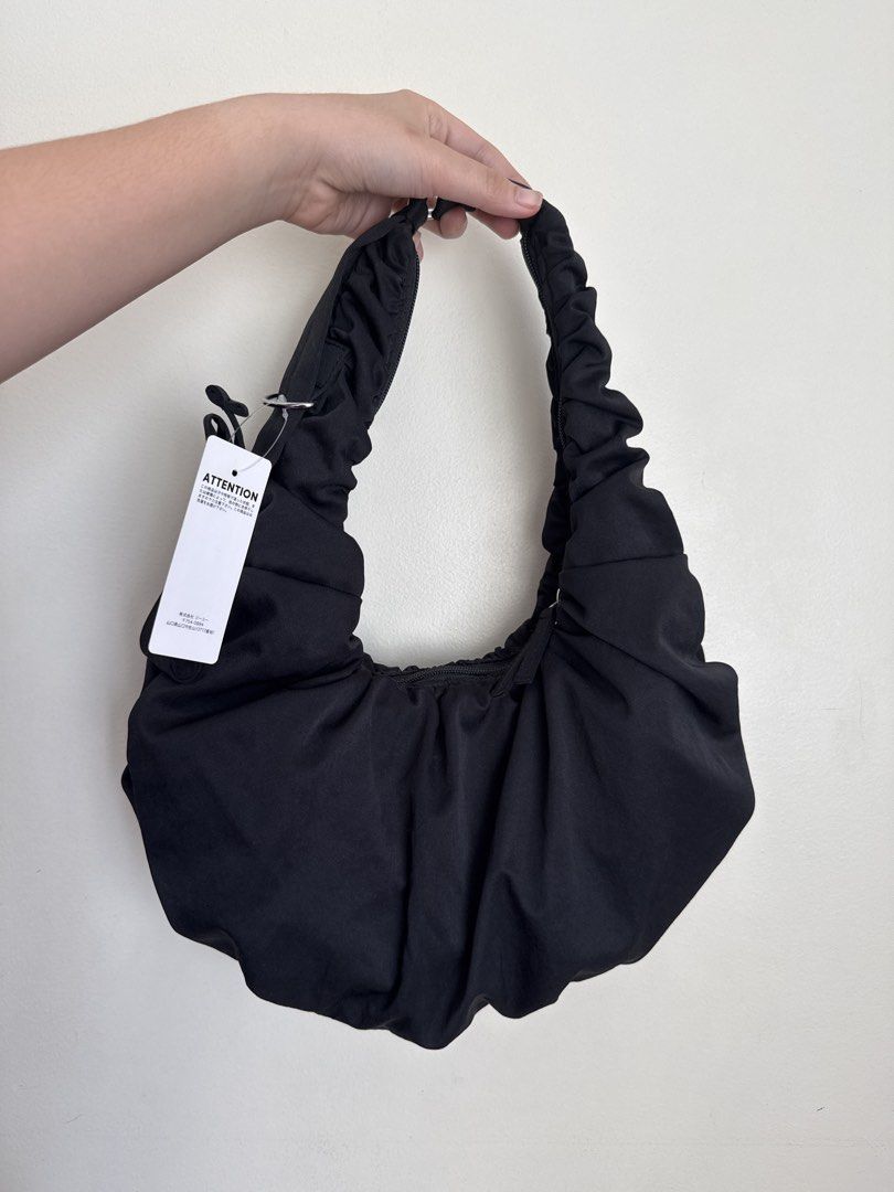 GU Black Ruched Shoulder Bag with Tag (Category: Shoulder Bags) located in Manila. Submitted by 00nmdeclutters (Listing ID 1442217866, Image 1). Description: - brand new, never used - got this in Japan.