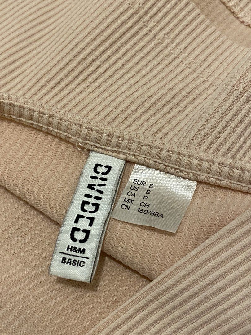 H&M Baby pink Top (Category: Blouses) located in Davao. Submitted by altheack (Listing ID 1442312097, Image 3). Description: Used Twice .