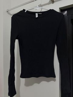 (Category: ) located in . Submitted by l.a.wardrobe (Listing ID 1442246844, Image 1). Description: .