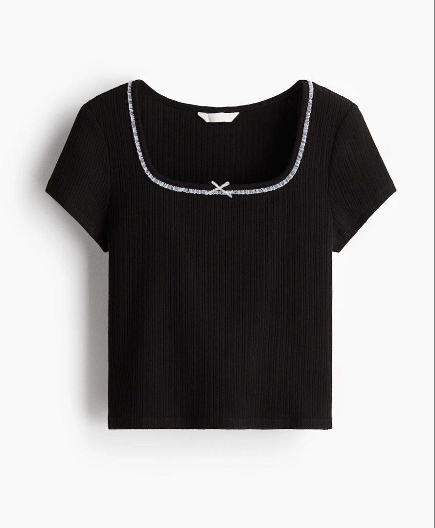 H&M Black Ribbed Square-Neck Top (White also available) (Category: Blouses) located in Pasig City. Submitted by steffimac7 (Listing ID 1442339147, Image 2). Description: Materials: COMPOSITION Cotton 56%, Polyester 40%, Elastane 4% Material: Jersey MATERIALS IN THIS PRODUCT EXPLAINED Elastane Elastane is an elastic synthetic fibre made from oil (a fossil resource). Polyester Polyester is a synthetic fibre made from crude oil (a fossil resource). 