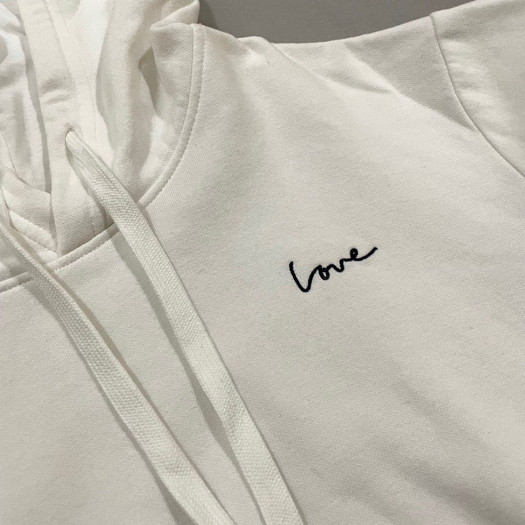 H&M White Hoodie (Category: Coats, Jackets and Outerwear) located in Manila. Submitted by ffranchesca (Listing ID 1442322137, Image 2). Description: .