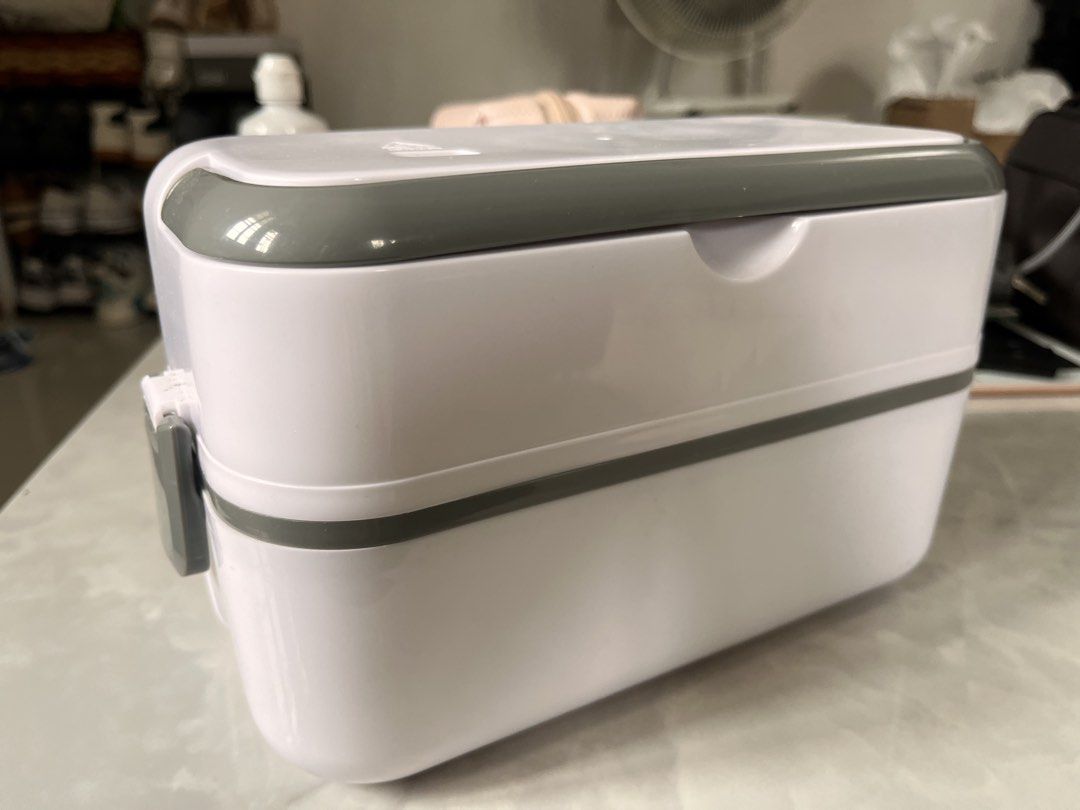 HUG Electric Lunch Box with Power Cord (Category: Food Organization & Storage) located in Manila. Submitted by dreadeclutters (Listing ID 1442159246, Image 2). Description: Hug Electric Lunch Box .✦ ݁˖ - Comes with two stainless steel containers and lids. - Includes a power cord and a small measuring cup. Perfect for heating up meals anywhere. Easy to clean and maintain. 📍Dasma, but i can meet u around espanya also since nag d-dorm din ako doon 