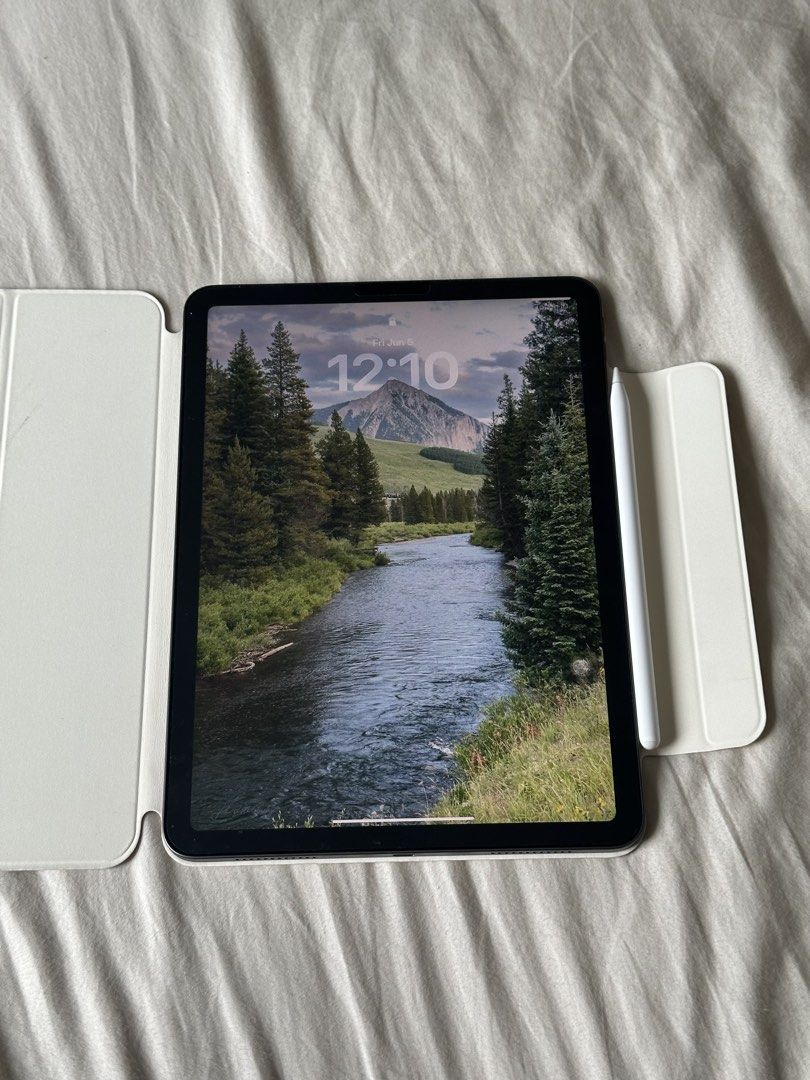 iPad Air 5th Gen + Apple Pencil 2 (Category: iPad) located in Quezon City. Submitted by kikidc (Listing ID 1442297968, Image 1). Description: - iPad Air 5th Gen (64GB) - Apple Pencil 2 included -Comes with an installed paper-like screen protector and iPad case - No issues/defects/dents -Lady-owned and taken good care of -price is negotiable.