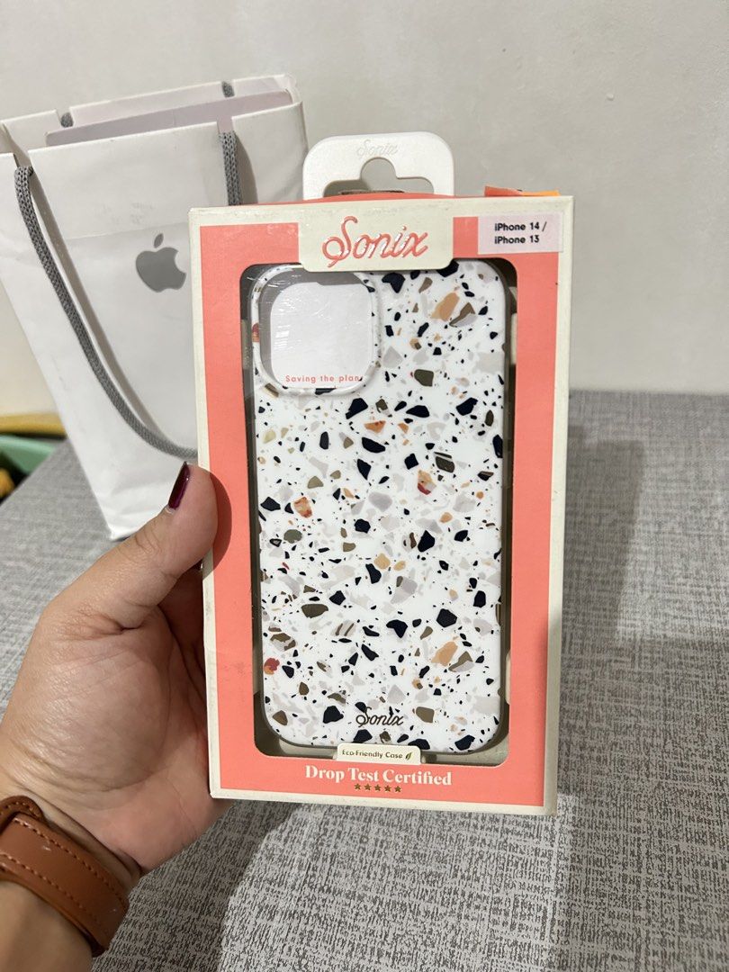 Iphone 14 - Sonix case (Category: Cases & Sleeves) located in Las Pinas. Submitted by jacobstoyland (Listing ID 1442267693, Image 2). Description: No yellowish on the side, still comes with the box RFS : Impulsive buying, too many case na .