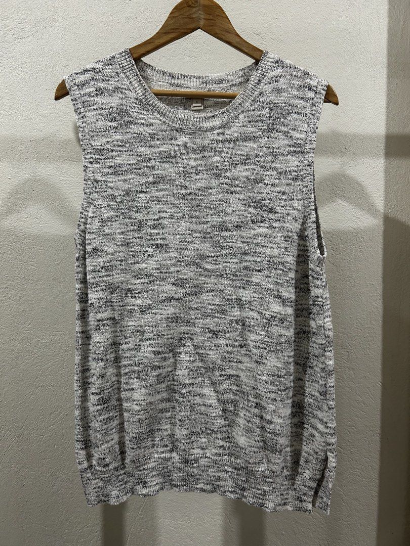 JCrew Knit Vest (Category: Vests) located in Baguio. Submitted by siignhere (Listing ID 1442265073, Image 1). Description: .