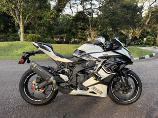 KAWASAKI NINJA ZX-4RR ( NEW KAWASAKI NINJA ZX4RR - AUTHORISED