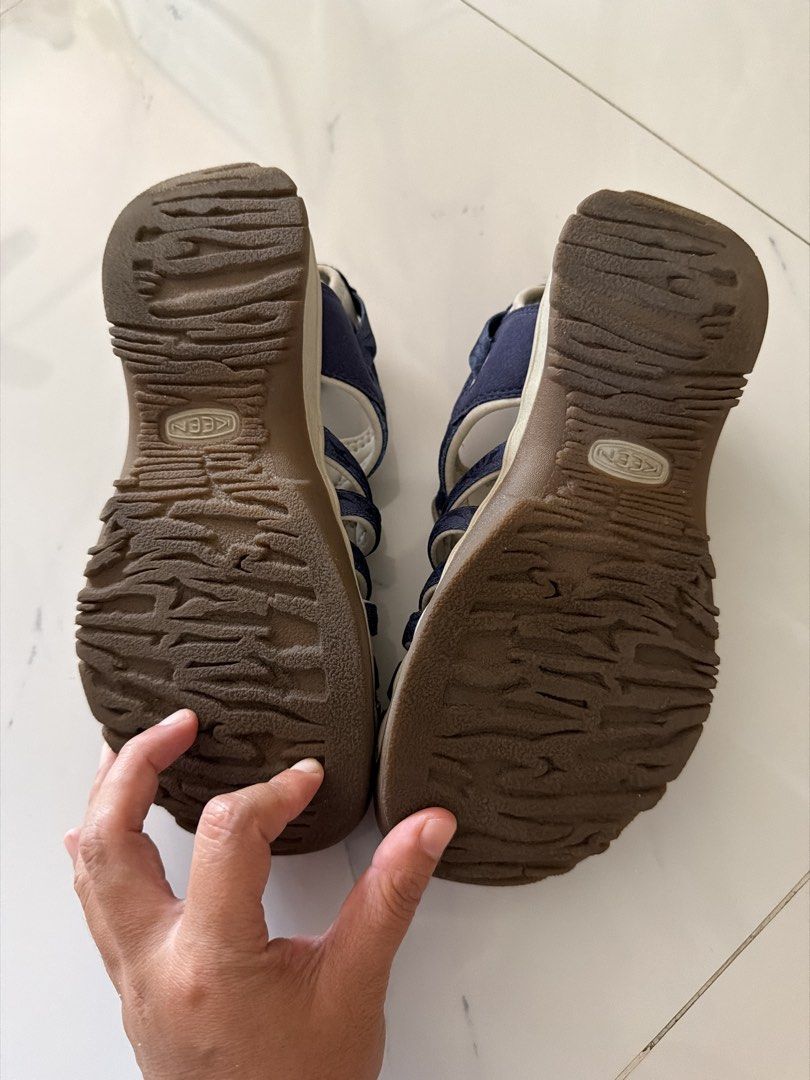 KEEN Waterproof Sandals ORIGINAL - US 7/24cm (Category: Sandals) located in Singapore. Submitted by heyjibsy (Listing ID 1442194270, Image 3). Description: - KEEN waterproof sandals - Anti-odour - Ideal for outdoor adventures & water activities - Perfect for everyday wear - Comfortable and durable design - Ready for your next trip!.