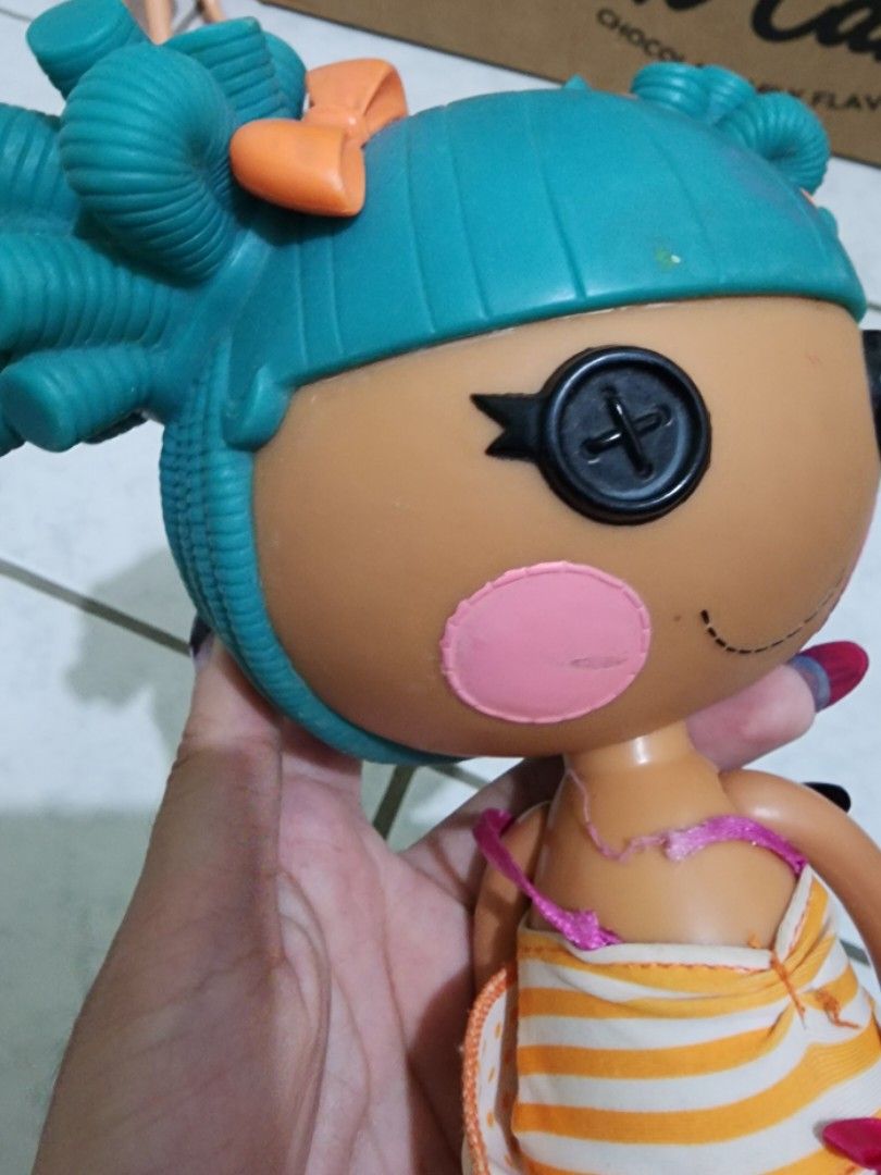 Lalaloopsy Sand E Starfish & Sunny Side Up (Category: Kids Toys) located in Manila. Submitted by rensyu (Listing ID 1442313832, Image 2). Description: No to sensi ! Pre-and-extremely-loved by me when I was a child. Can provide more pictures if need be. Will not entertain accounts created in less than a month. RFS: Need of funds, don't have anywhere to store / display them and will be buying different ones FLAWs: - Sunny has no clothes, pet, or sh