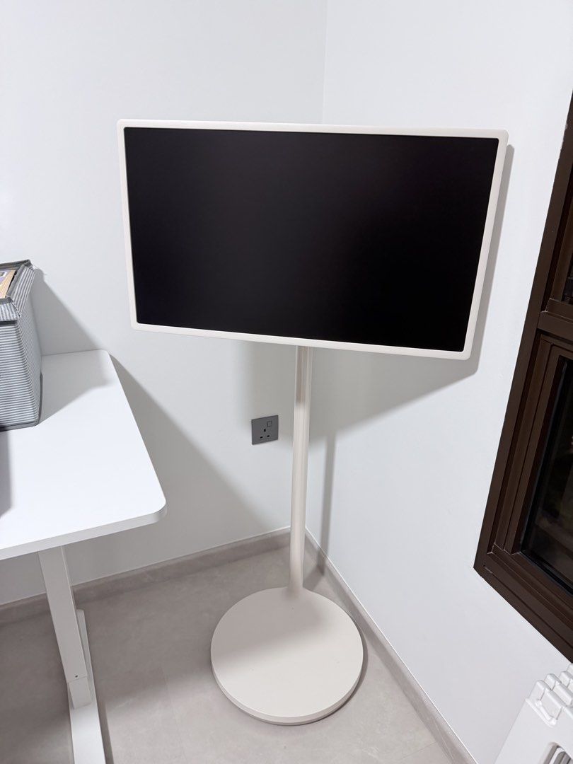 LG StanbyME Portable Smart Monitor Stand