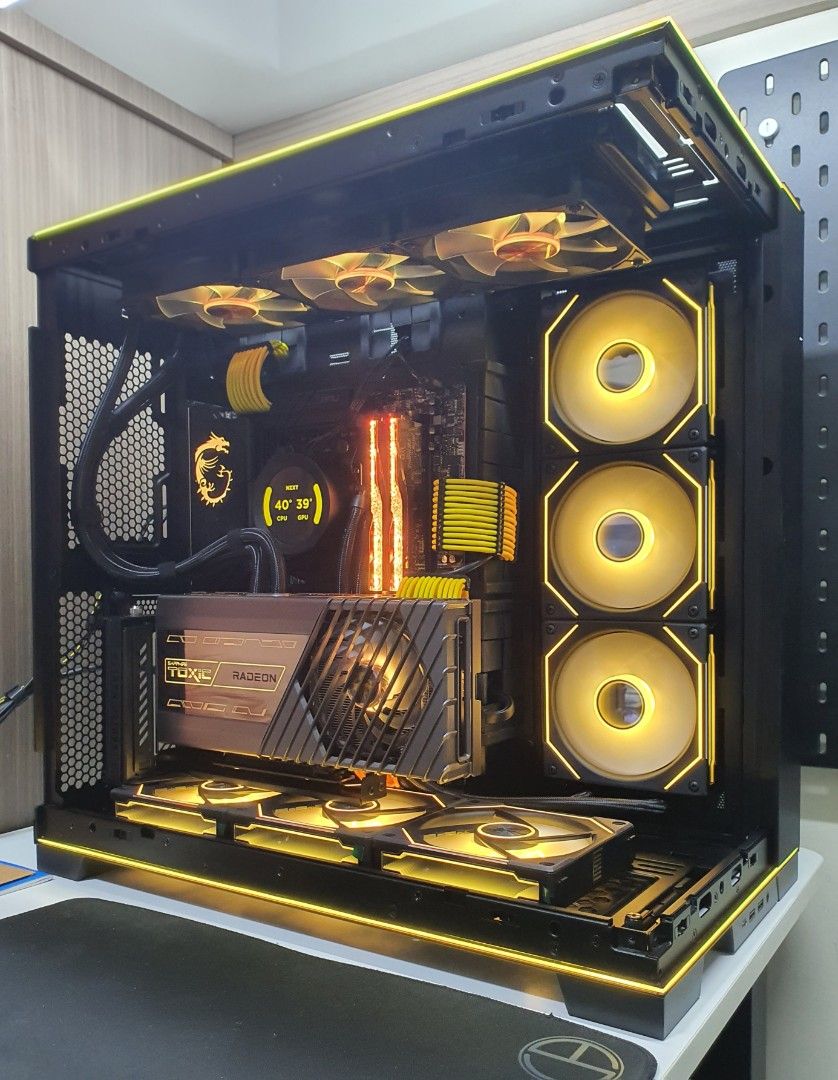 Lian Li O11 EVO RGB ATX Case