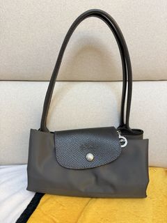 （分類：）位於 。 由 gottobuystuff 提交（商品編號 1442274809，圖片 1）。簡介： 。