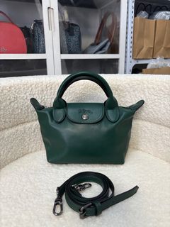 (Category: ) located in . Submitted by roxypreloved03 (Listing ID 1442302673, Image 1). Description: .