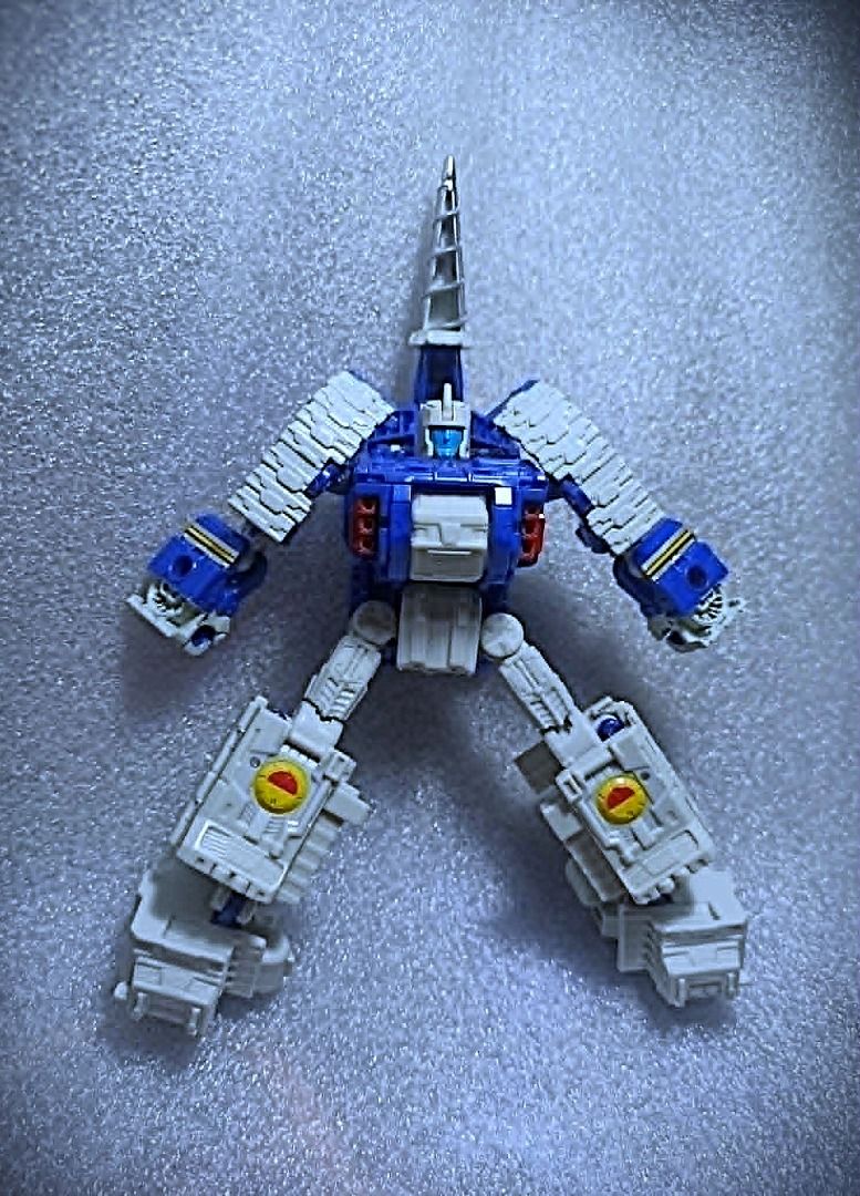 Loose CW DRILLHORN Deluxe Class Hasbro Decepticon Transformers (Category: Action & Battle Toys) located in Pasay City. Submitted by Chariselyn (Listing ID 1442236787, Image 1). Description: Loose CW DRILLHORN (2,000+sf) Deluxe Class Hasbro Decepticon Transformers Series: Combiner Wars Liokaiser, 2016 Scale: 6 inches Issues: 0 Condition: 10/10 Accessories: no accessories, no manual Mode of Payment: GCash or through your rider Shipping options: Pay
