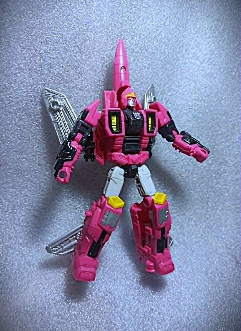 Loose CW GUYHAWK Deluxe Class Hasbro Decepticon Transformers (Category: Action & Battle Toys) located in Pasay City. Submitted by Chariselyn (Listing ID 1442236961, Image 1). Description: Loose CW GUYHAWK (2,000+sf) Deluxe Class Hasbro Decepticon Transformers Series: Combiner Wars Liokaiser, 2016 Scale: 6 inches Issues: 0 Condition: 10/10 Accessories: no accessories, no manual Mode of Payment: GCash or through your rider Shipping options: Payment