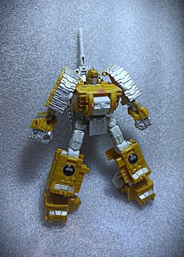 Loose CW IRONBISON Deluxe Class Hasbro Decepticon Transformers (Category: Action & Battle Toys) located in Pasay City. Submitted by Chariselyn (Listing ID 1442236596, Image 1). Description: Loose CW IRONBISON (2,000+sf) Deluxe Class Hasbro Decepticon Transformers Series: Combiner Wars Liokaiser, 2016 Scale: 6 inches Issues: 0 Condition: 10/10 Accessories: no accessories, no manual Mode of Payment: GCash or through your rider Shipping options: Pay